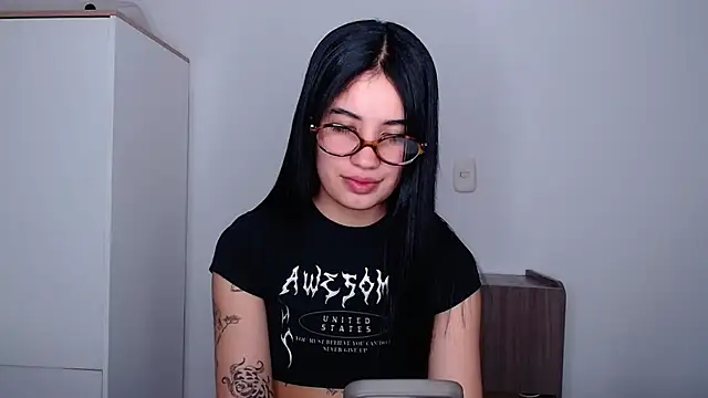 Lucy engel online show from 24, 4, 2026
