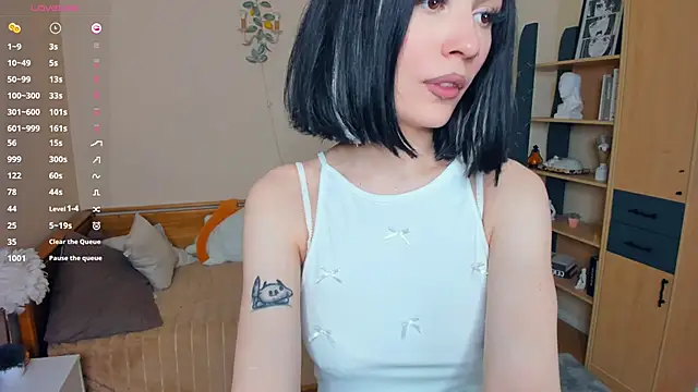 LynnCiprian online show from 5, 5, 2026