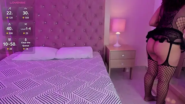 CoralineRed online show from 4, 6, 2026