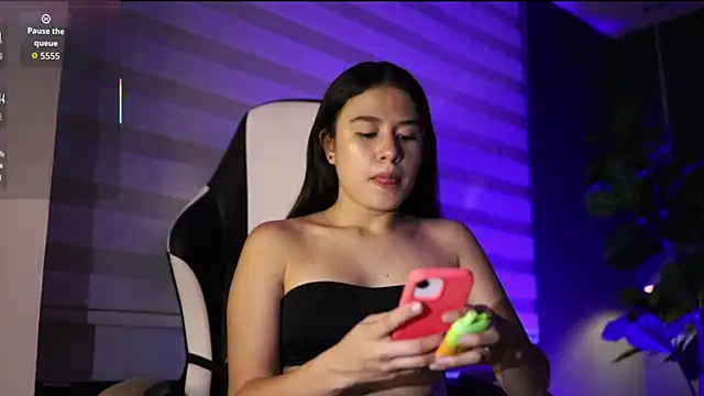 Danaa Rousee  online show from 12, 5, 2026