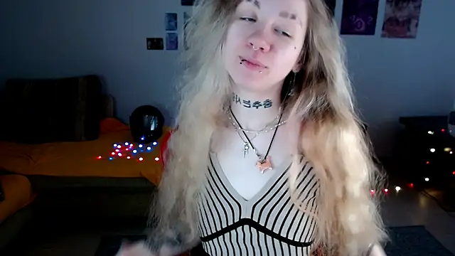 Nica Kawaii online show from 6, 5, 2026