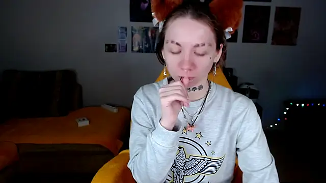 Nica Kawaii online show from 4, 5, 2026