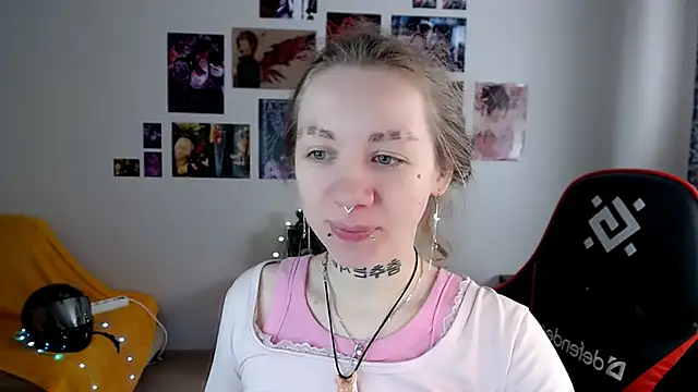 Nica Kawaii online show from 7, 4, 2026