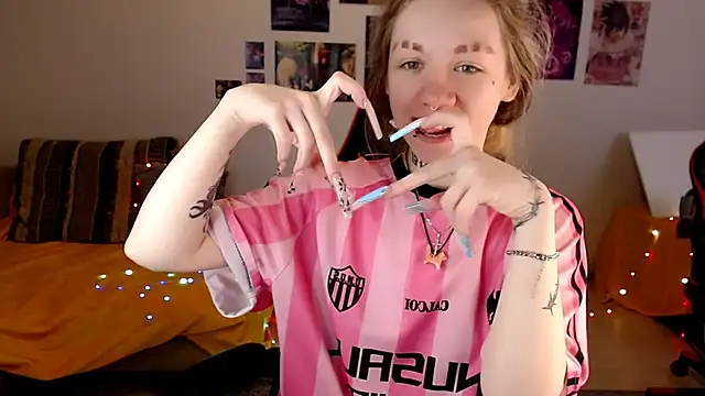 Nica Kawaii online show from 2, 6, 2026