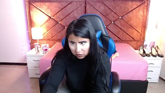 Alisha Gamskar13 online show from 10, 4, 2026