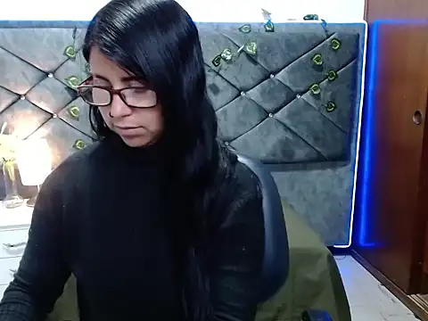 Alisha Gamskar13 online show from 4, 5, 2026