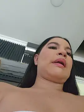 Pretty Julieta online show from 5, 4, 2026