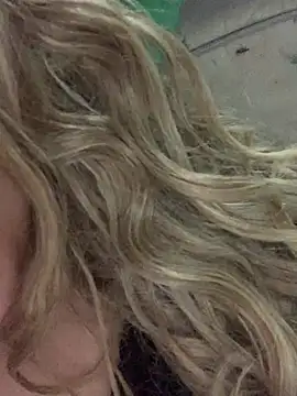 gatinhaloirinha online show from 5, 3, 2026