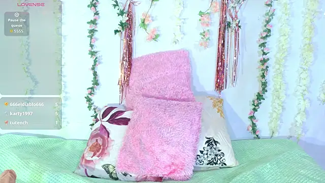 Snapshot of IvonnyBon_gh chatting on 26, 7, 2026 IvonnyBon gh online show from 26, 7, 2026