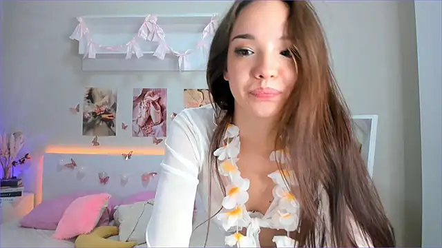 Snapshot of Milly_Lane chatting on 7, 6, 2026 Milly Lane online show from 7, 6, 2026