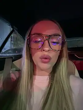 KatieCutieXooo online show from 24, 3, 2026