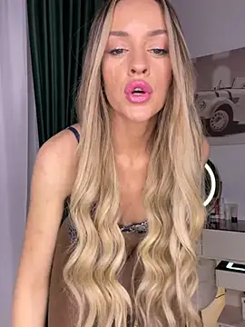 KatieCutieXooo online show from 8, 4, 2026