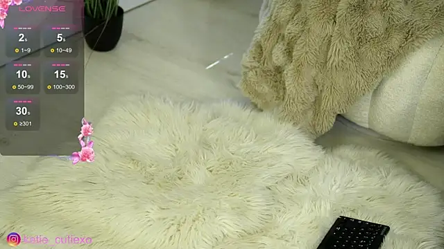 KatieCutieXooo online show from 11, 6, 2026