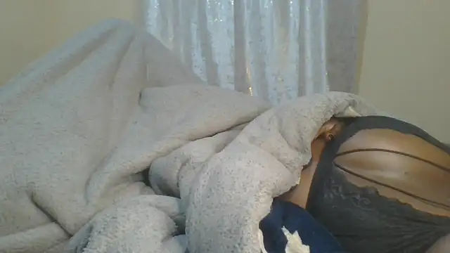 Snapshot of ndivhuwomuleya chatting on 4, 6, 2026 ndivhuwomuleya online show from 4, 6, 2026