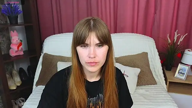 Snapshot of EmilyCuper_ chatting on 4, 7, 2026 EmilyCuper online show from 4, 7, 2026