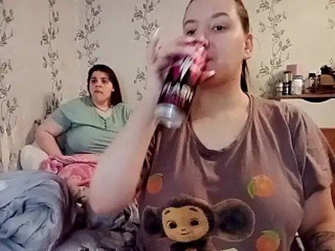 Snapshot of symmetryinvoid chatting on 6, 4, 2026 symmetryinvoid online show from 6, 4, 2026