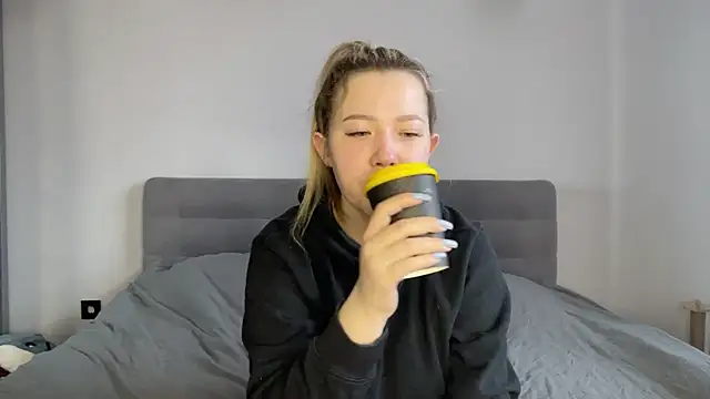 alyrasun online show from 18, 3, 2026