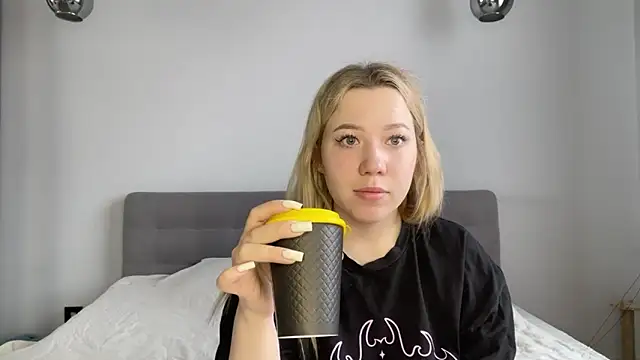 alyrasun online show from 16, 4, 2026