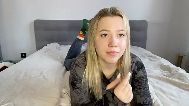 alyrasun online show from 18, 4, 2026