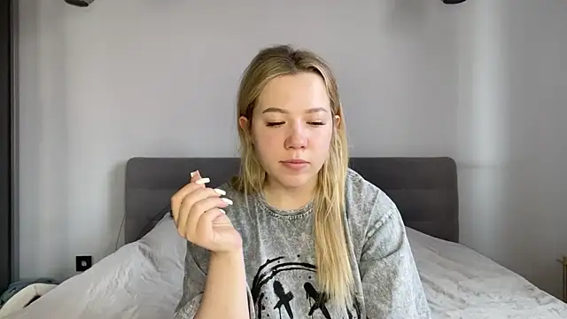 alyrasun online show from 14, 4, 2026