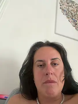 Snapshot of BunnyBallyX chatting on 3, 5, 2026 BunnyBallyX online show from 3, 5, 2026