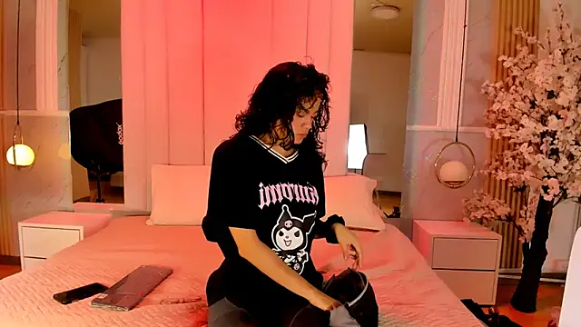 Tyna01 online show from 5, 4, 2026