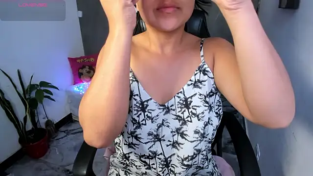 vickylatina  online show from 9, 4, 2026