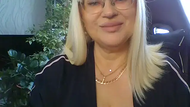 LianaSweetX online show from 4, 6, 2026