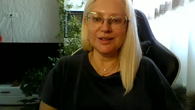 LianaSweetX online show from 26, 4, 2026