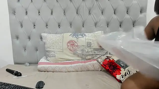 DarkBubble xx online show from 18, 3, 2026