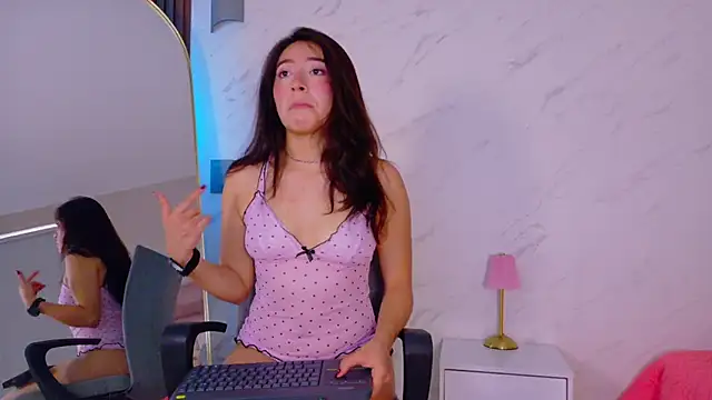 MiiaCullens online show from 13, 4, 2026