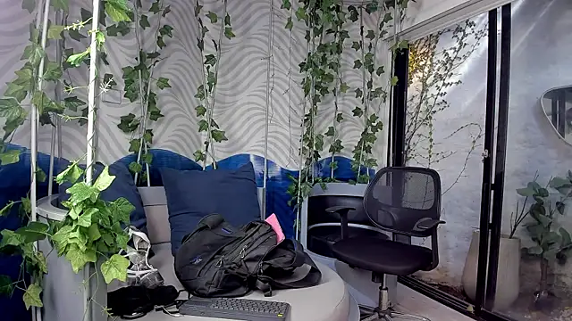 Sienna Dark online show from 26, 6, 2026