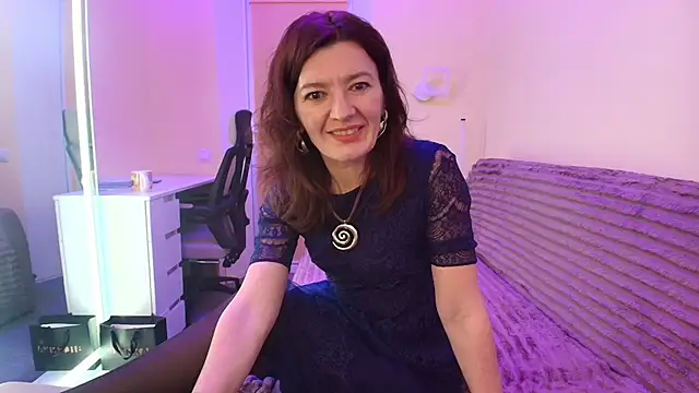 Bonnie Naughtyy online show from 17, 6, 2026