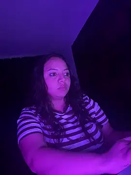 cute snowlove online show from 12, 4, 2026