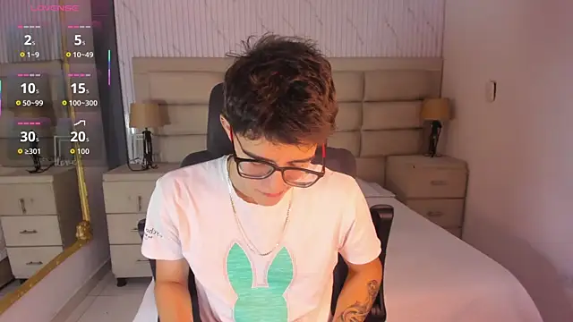 TylerCross  online show from 18, 4, 2026