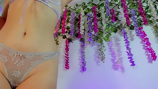 Petite Artemis online show from 18, 3, 2026