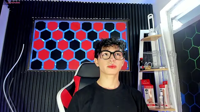 Cristopher Wild online show from 5, 5, 2026