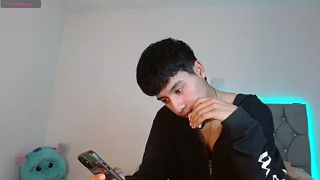 Sebas fire4 online show from 30, 4, 2026
