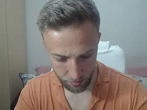 Snapshot of BlondEagleMuscle chatting on 5, 5, 2026 BlondEagleMuscle online show from 5, 5, 2026