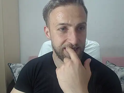 Snapshot of BlondEagleMuscle chatting on 12, 5, 2026 BlondEagleMuscle online show from 12, 5, 2026