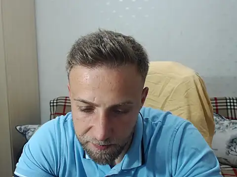 Snapshot of BlondEagleMuscle chatting on 3, 6, 2026 BlondEagleMuscle online show from 3, 6, 2026
