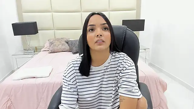 Chloelarsons online show from 1, 5, 2026