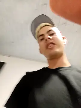 3hornys-straights online show from 6, 3, 2026