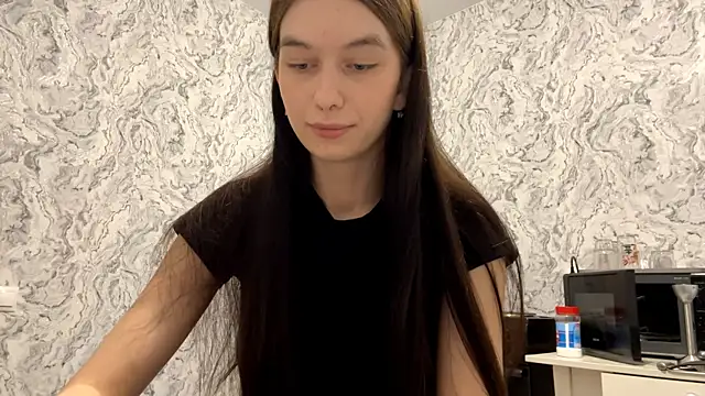 LaraDraggoo online show from 24, 4, 2026