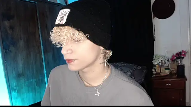 Lucke Ccollins online show from 1, 4, 2026