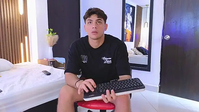 MrAdonis  online show from 10, 4, 2026