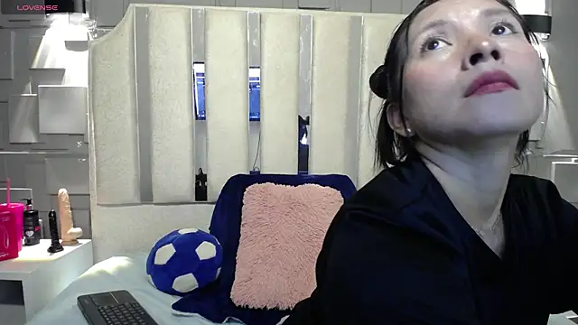 Chloe16  online show from 13, 4, 2026