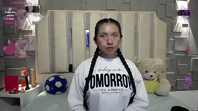 Chloe16  online show from 10, 4, 2026