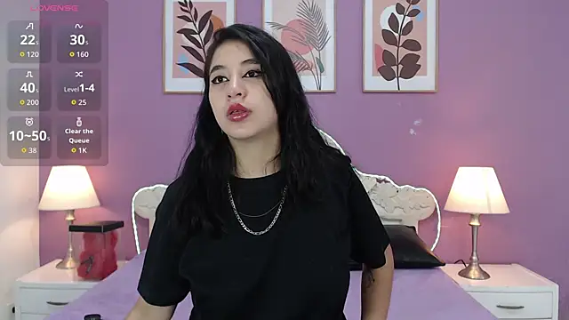 YayaQueen online show from 24, 7, 2026