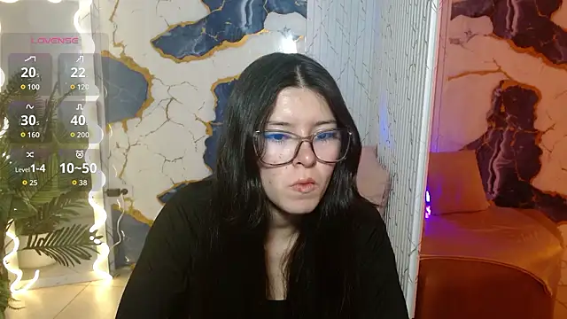 Snapshot of Emy_Tay chatting on 9, 3, 2026 Emy Tay online show from 9, 3, 2026